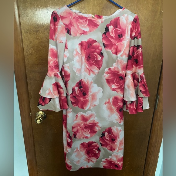 🌟Calvin Klein Floral Bell Sleeve Dress - Picture 4 of 11